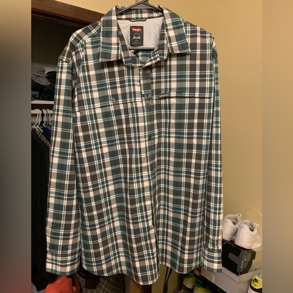 2 for one. Men’s wrangler button up shirts.